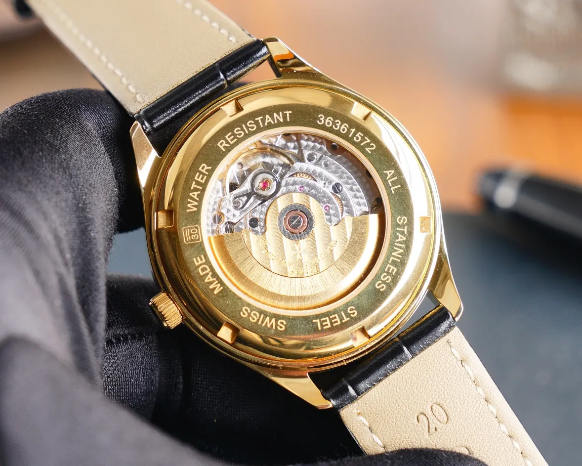 【Top Replica】💰4900! The new Vacheron Constantin 👫upgraded version of the true moon phase function watch series welcomes new members. The word is fashionable and high-end, using the unique Swiss ETA2824-2 special movement (zero repair), vibration frequency: 28800 oscillations per hour power reserve, sapphire glass, size 40x10mm, with Patek Philippe original pin buckle and steel strap, with super waterproof function, perfect harmony and beauty, your first choice 💑! !